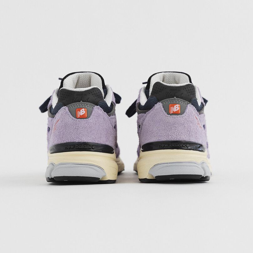 Detail of the heels of the 990v3 showing the materials.