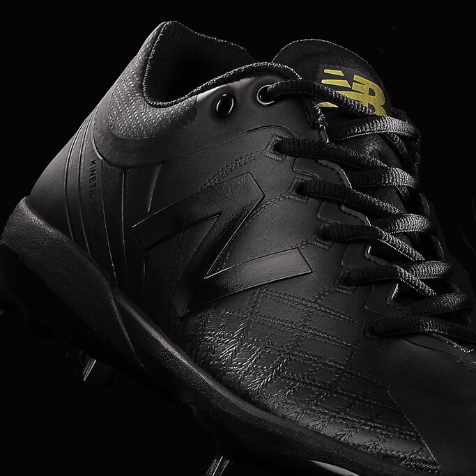 View from the lateral side of the cleat with a black N.
