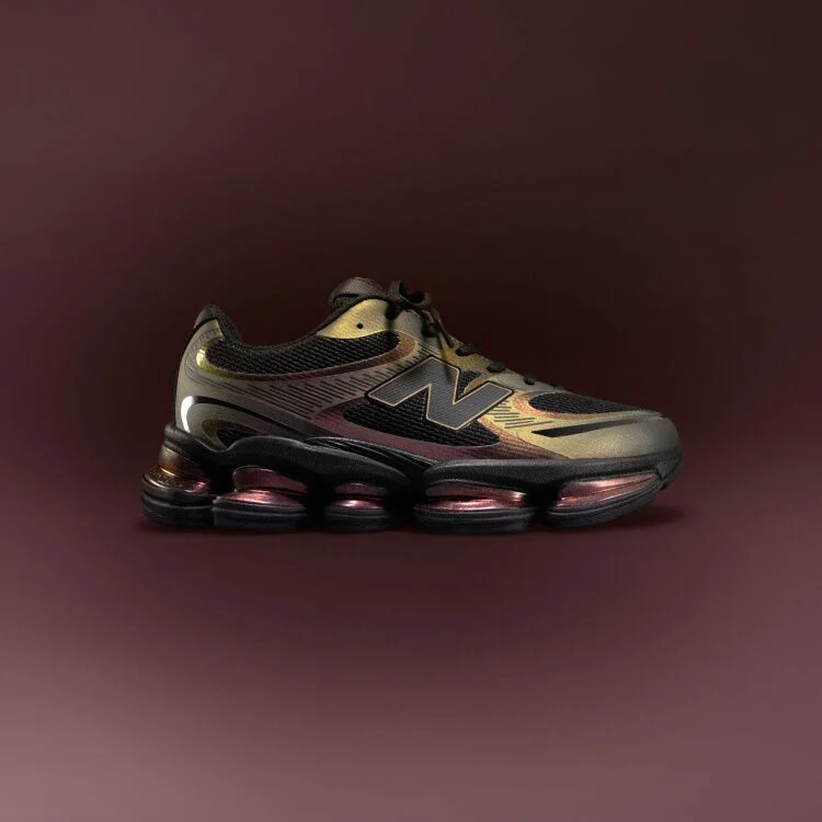 Chaussures ABZORB 2000 avec fond bordeaux.