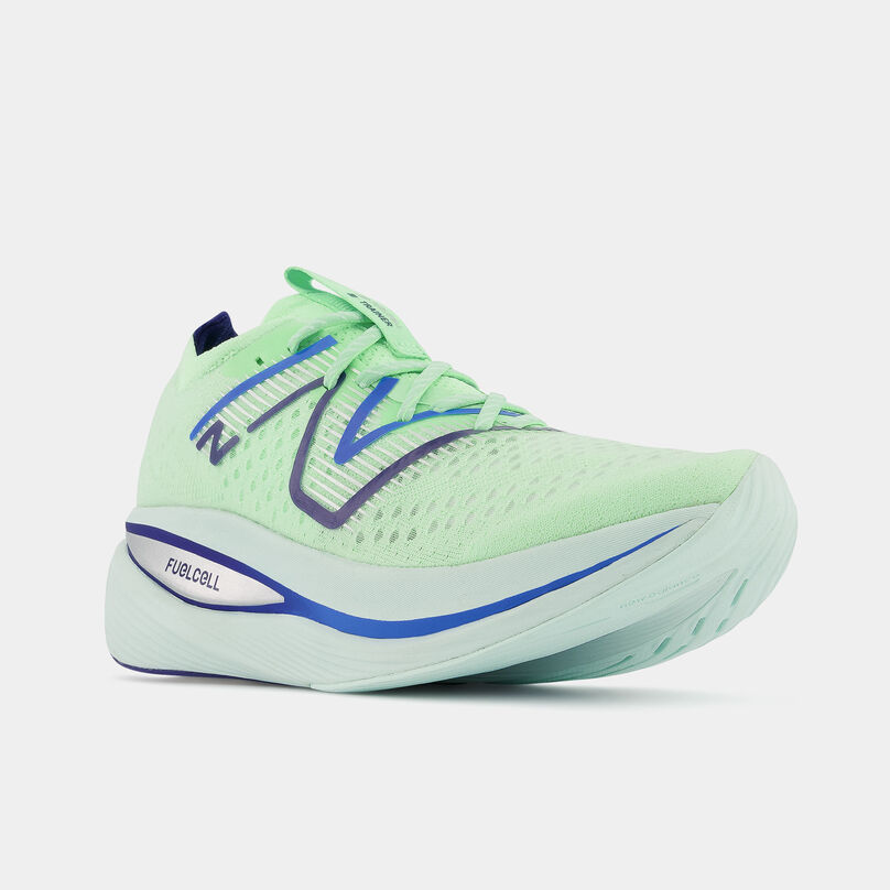 Prise de vue en studio de la chaussure droite Fuelcell SuperComp Trainer v1 Homme