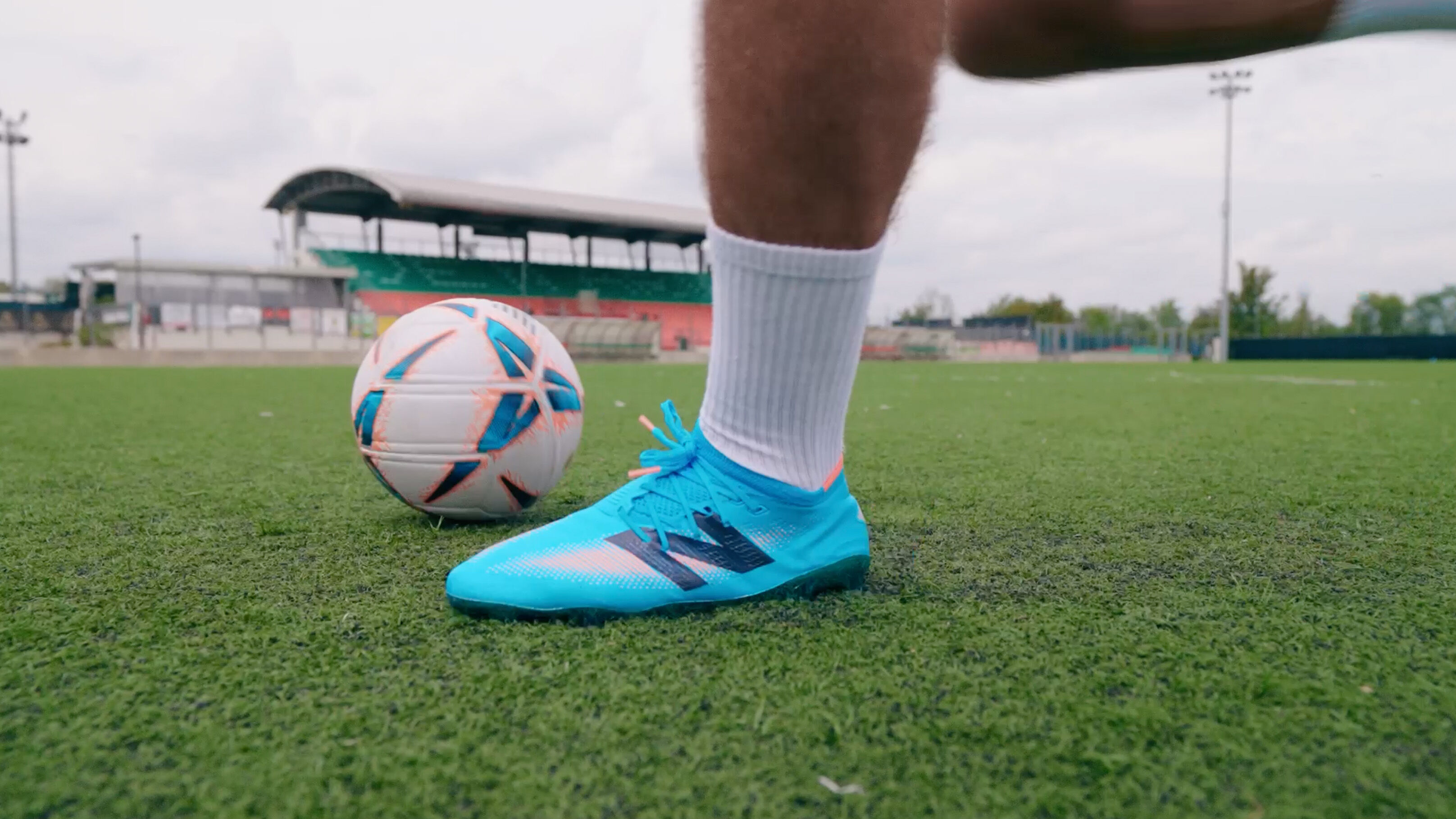 FURON PRO FG V7 New Balance
