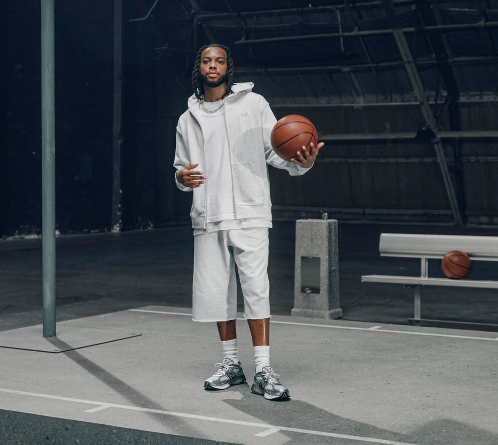 Darius Garland portant ABZORB 2010 pour Grey Days