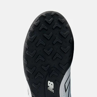 Des pelouses avec fond noir.