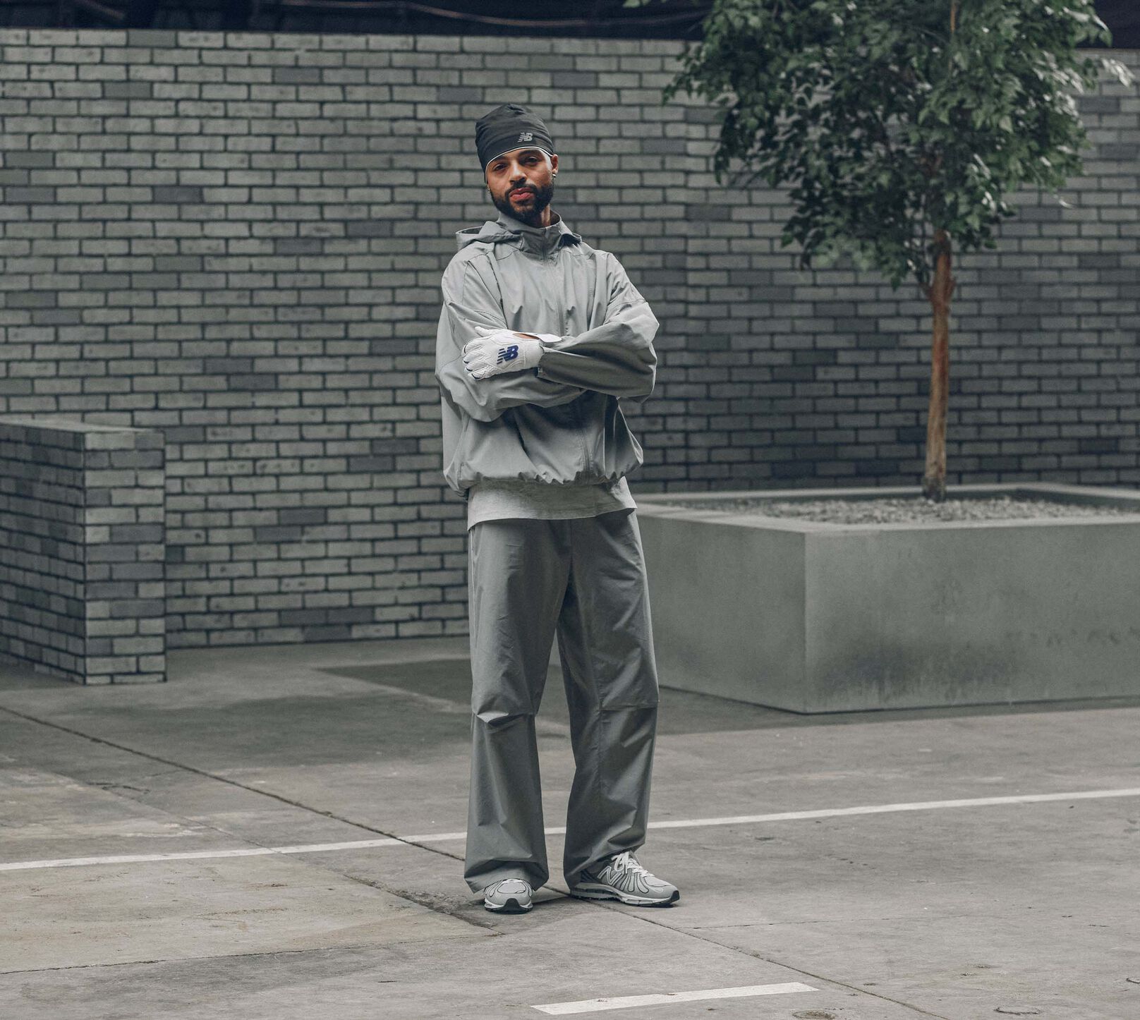 Justin Henry portant ABZORB 1890 pour Grey Days