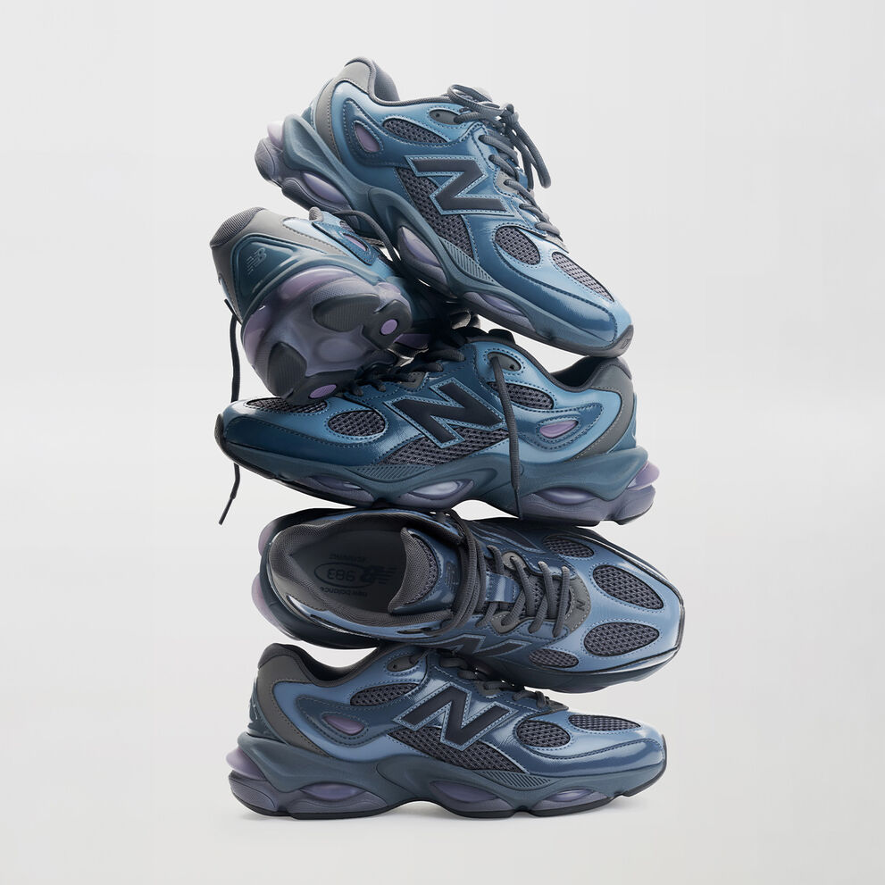 A stack of blue 983s