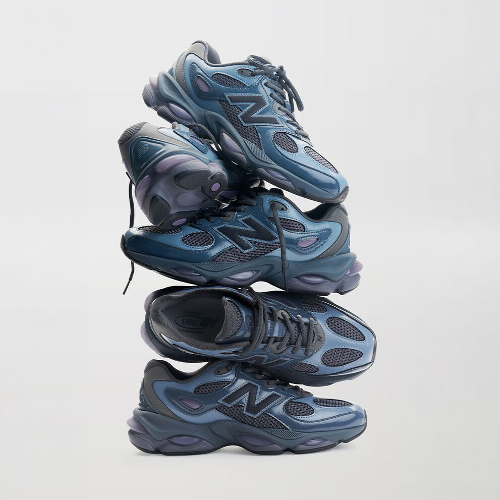 A stack of blue 983s