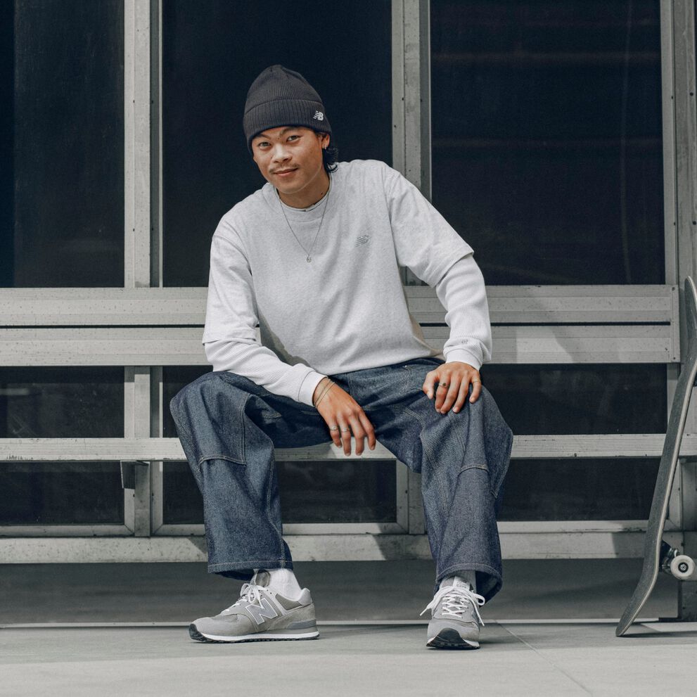 Patrick Praman portant une paire de 574 gris