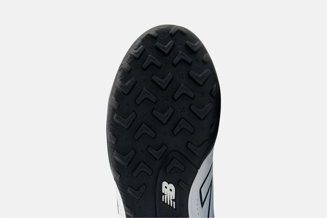 Des pelouses avec fond noir.