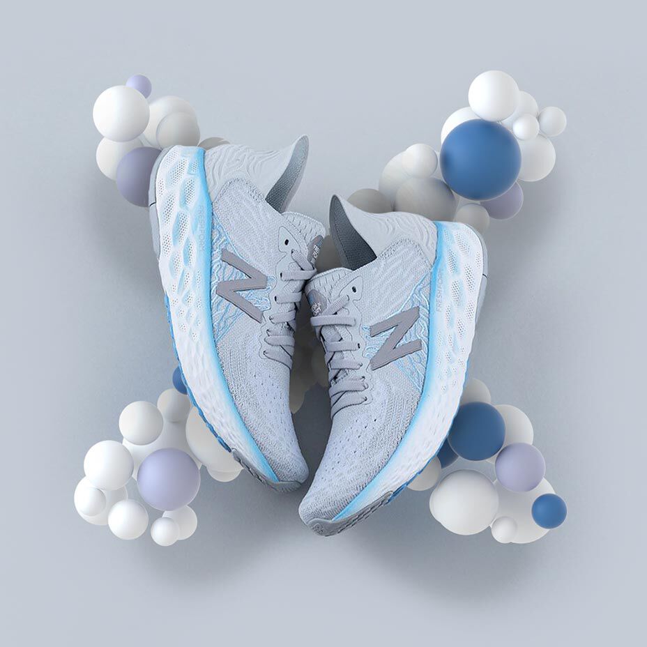 Blanc et bleue chaussure de course Fresh Foam 1080v11 aux bulles