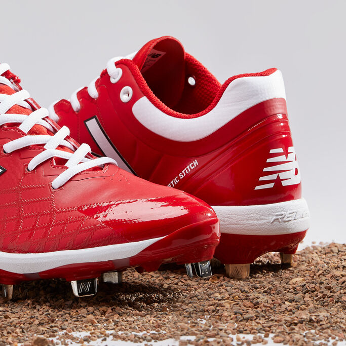 Red 4040v5 Metal cleats on gravel